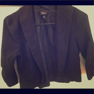 Junior’s Black Crop Blazer